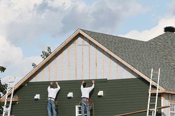 Professional Vinyl Siding technician working in Hillside, NJ